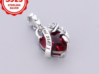 Herzanhänger „Ich liebe dich“ aus 925 Karat Sterlingsilber mit roter Zirkonia-Stein und grünem Blattdetail